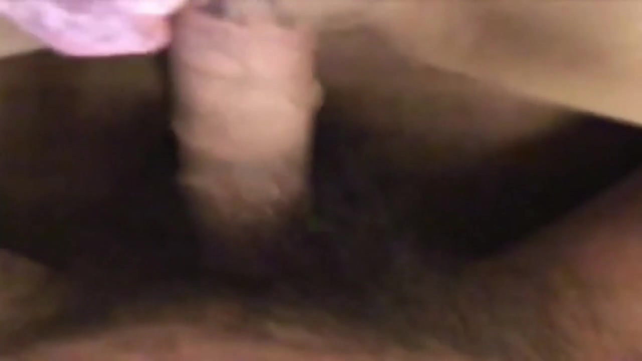 M女集結!弄ばれる変態シロウト 金髪パイパン娘を寝込み襲撃!生ハメ中出し! 裏DVDサンプル画像