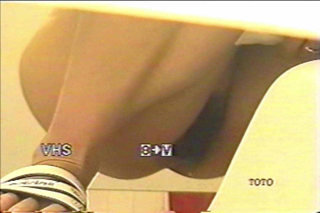 名古屋ロリッ娘トイレ 1 - 無料アダルト動画付き（サンプル動画） サンプル画像