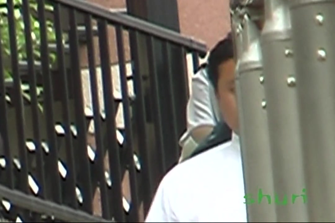 痴漢盗撮 スカめく痴漢出没！東京・北区編 -女子高生 生パン剥きスペシャル①- サンプル画像4