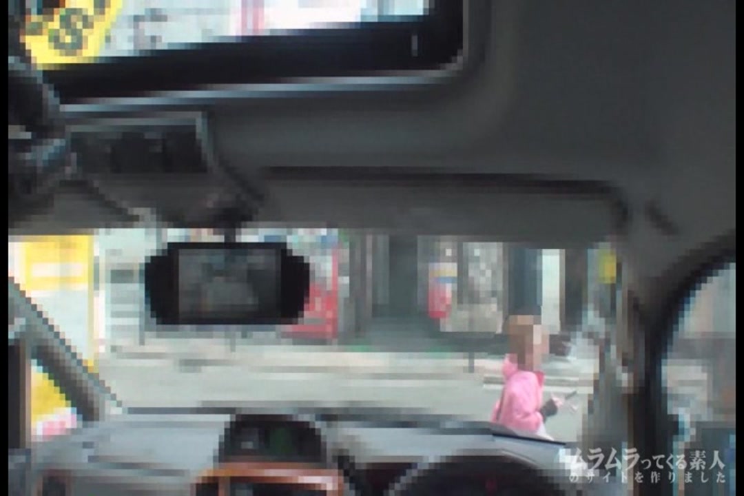 下着モデルと言ってナンパした子を車内でまさかのふんどし姿に！さらおもちゃを装着させてコンビニに行ってもらいました！　学生ひめ サンプル画像15
