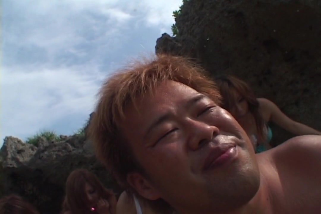 Hame Hame 派 大乱交！in Okinawa　連続中出し4対4！　叶志穂　大槻ひびき　ユリナ　椿まひる サンプル画像2