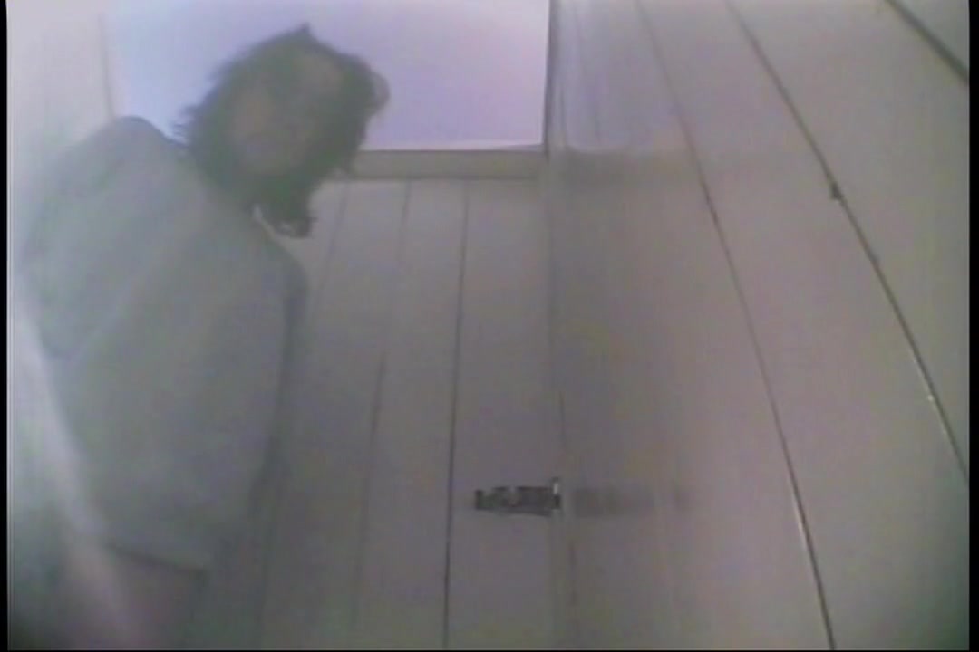 某有名女子学生寮便所盗撮 サンプル画像0
