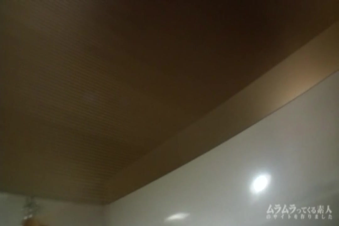真昼間のネットカフェは若妻達の裏アルバイト先！？早速それっぽい女 橘里美 サンプル画像1