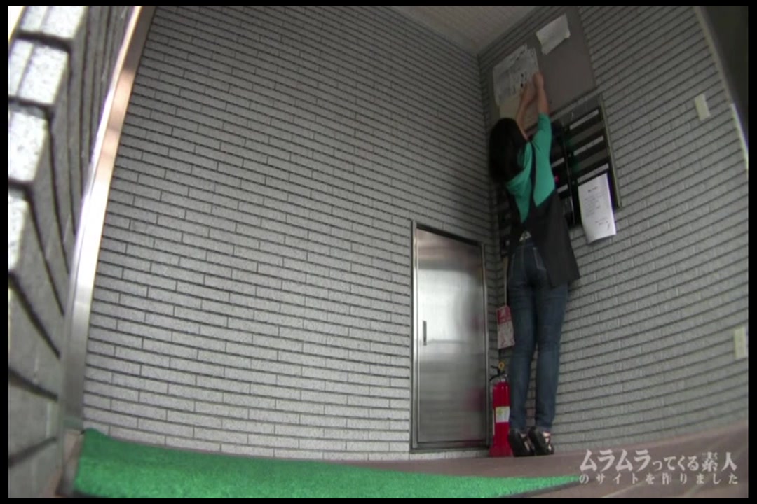 うちのマンションの管理人さんが若いので、思い切ってアダルト業界の仕事をしていると告白したら興味を持ったようです さや　 サンプル画像