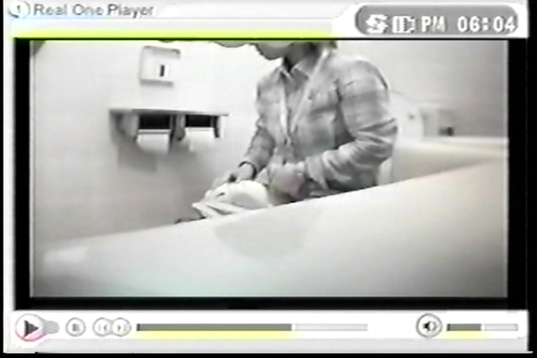 盗撮 テレビ局トイレＴ容疑者からの投稿 vol.3 サンプル画像18