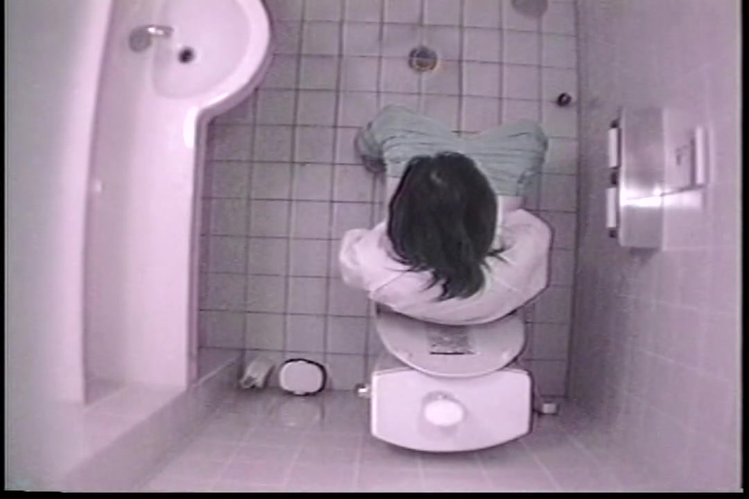 盗撮 テレビ局トイレＴ容疑者からの投稿 vol.3 サンプル画像6