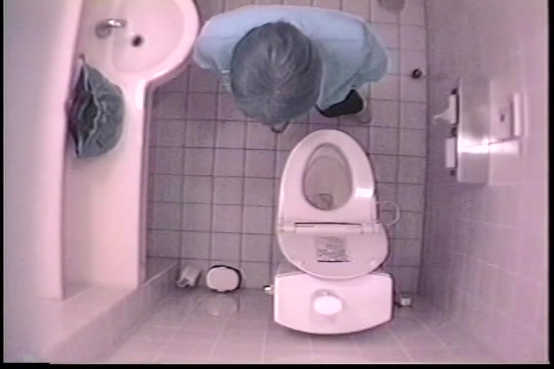 盗撮 テレビ局トイレＴ容疑者からの投稿 vol.3 サンプル画像7