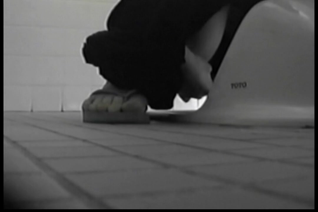 盗撮 テレビ局トイレＴ容疑者からの投稿 vol.5 サンプル画像