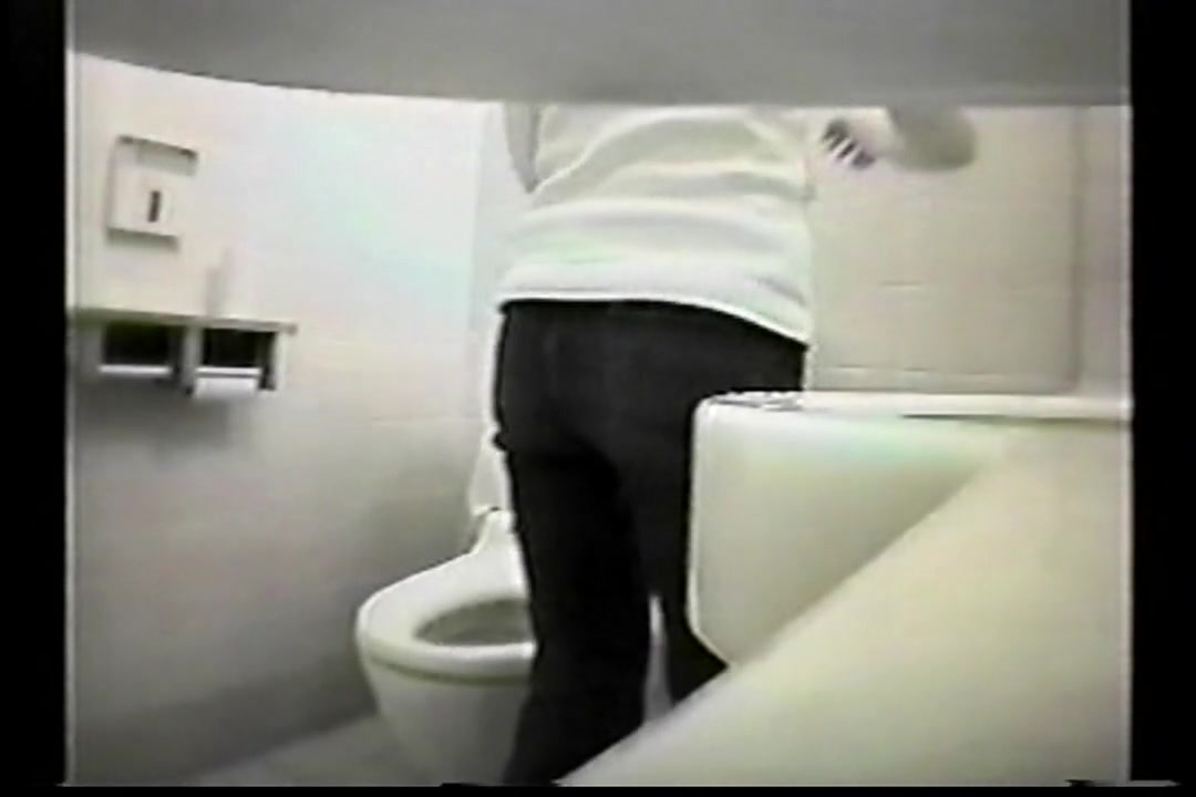 盗撮 テレビ局トイレＴ容疑者からの投稿 vol.5 サンプル画像