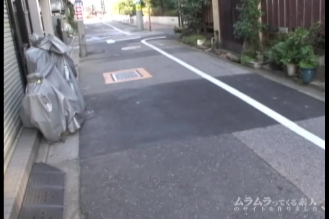 ノーパン自転車で女の子たちが街を疾走！爽やかな春の香りはここからしていた！誰もが覗きたくても覗けなかったデルタ地帯をしっかり撮影しました あや ありさ サンプル画像
