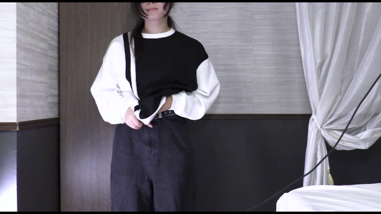さくら(18)2日連続撮影の2日目。愛液を垂らしながらノコノコ中出しされにくる。前日の中出しの感想を聴いて羞恥責めしたり、アナル舐めさせたりしました。 サンプル画像
