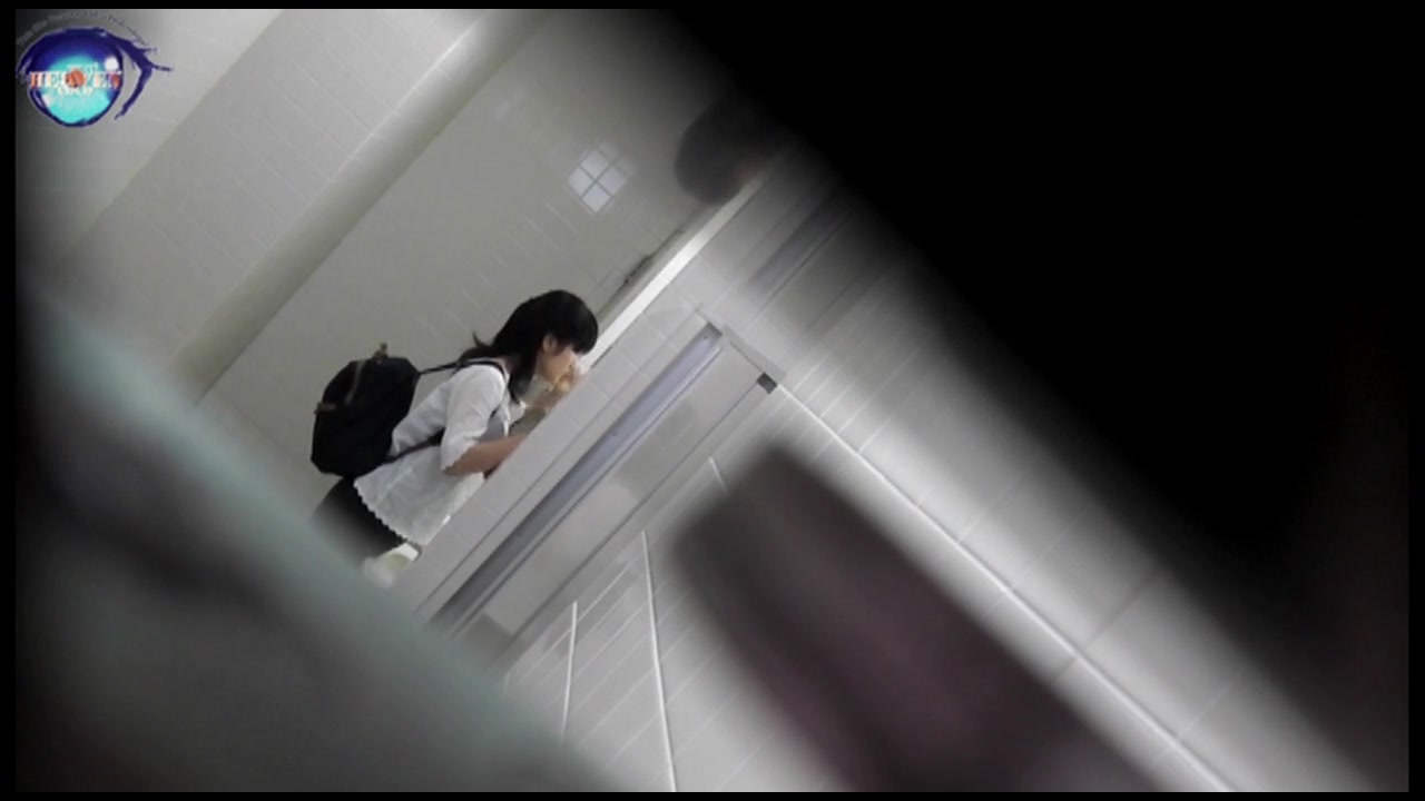 お銀さんの 洗面所突入レポート お銀 Vol.68 無謀に通路に飛び出て一番明るいフロント撮り実現 サンプル画像