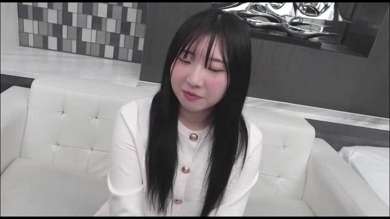 ロングヘアーで色白巨乳なコがデカチンハメ撮り師の餌食に。彼氏と違うチンポのデカさにマンコの奥をゴリゴリえぐられ快楽に思わずな. み. だ。 サンプル画像