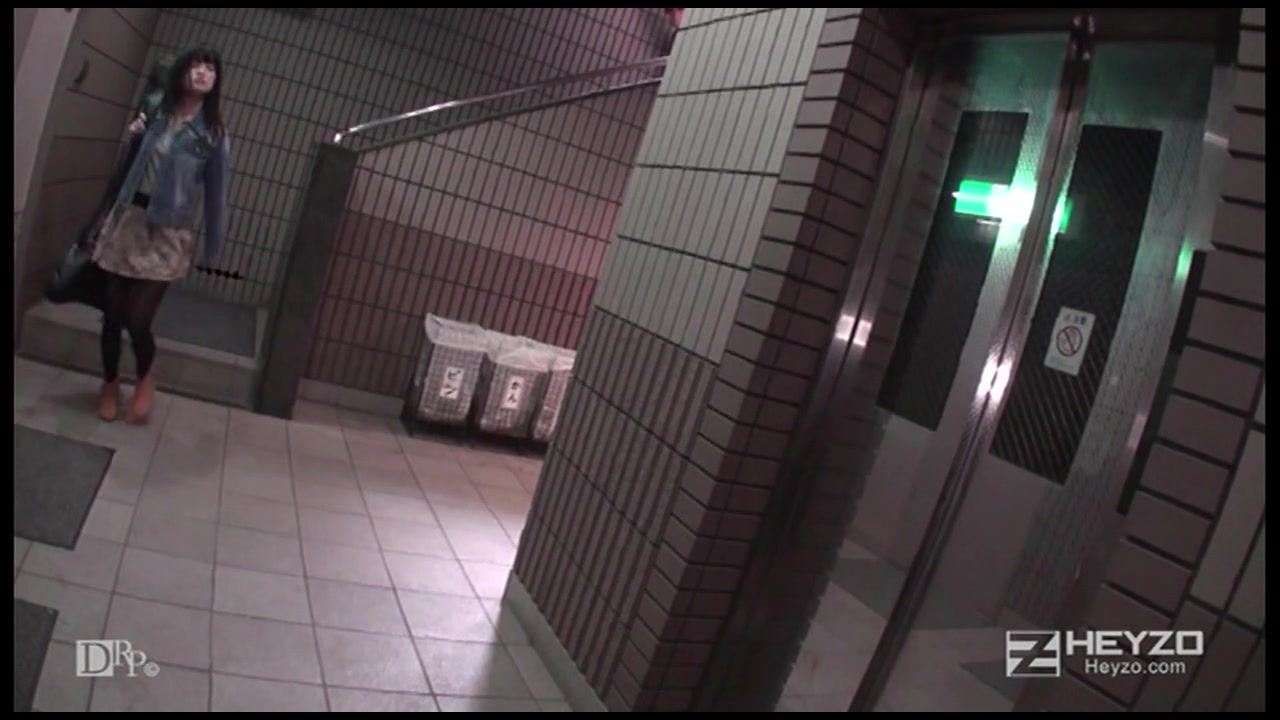 出待ちのファンが自宅に押しかけて・・・〜逆恨みされた有名歌手〜 しずか真央 サンプル画像