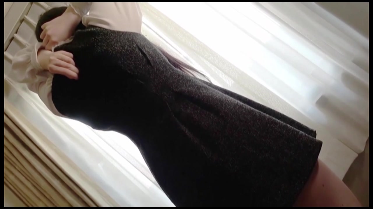 18歳♡アイドルに憧れる人気コンカフェ嬢の裏稼業♡神乳＆感度良好ボディをビクビク痙攣させながら喘ぎまくる！特濃ザーメンを膣内大量中出し♡ サンプル画像1