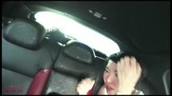 【個人撮影】地獄の真夏の車内で、ショートカット美女とカーセックス！汗だく、汁だくで大興奮！えっ！誰かいる!?外で浮浪者らしき男性が見学しながらシコシコしてました サンプル画像16