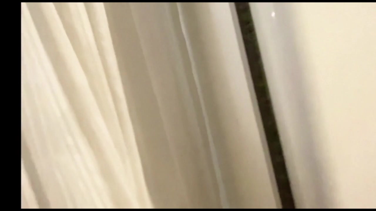 ミニスカ パイパン 若妻 3P 中出し 口内射精 うだつの上がらない男と思春期のごとくサカる発情妻の真夏の３Pセックス サンプル画像