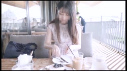 初撮影！シネマ画風！夏の海で出会った渚で1番美白で清楚な魅惑の女子大生と初めての・・優しく慎ましい微笑みと淫靡すぎるフェロモンに圧倒されながら生中出し！色素の薄い美しい身体だった・・ サンプル画像0
