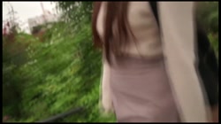 初撮影・顔出し！！本当にもうやめて！！白昼堂々遠隔操作の女性器イジメで強制発情・・・路上で股間を押さえ悶絶し理性が崩れ果てた淫らな身体に2回生中出し！！変態女で最高だった・・ サンプル画像