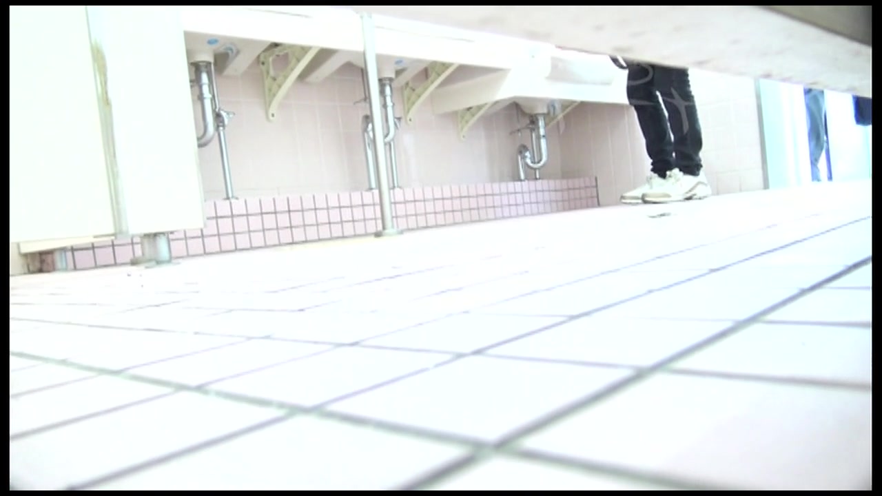 EE-750-Girls wearing long boots and shitting at the restroom VOL 3 sc06