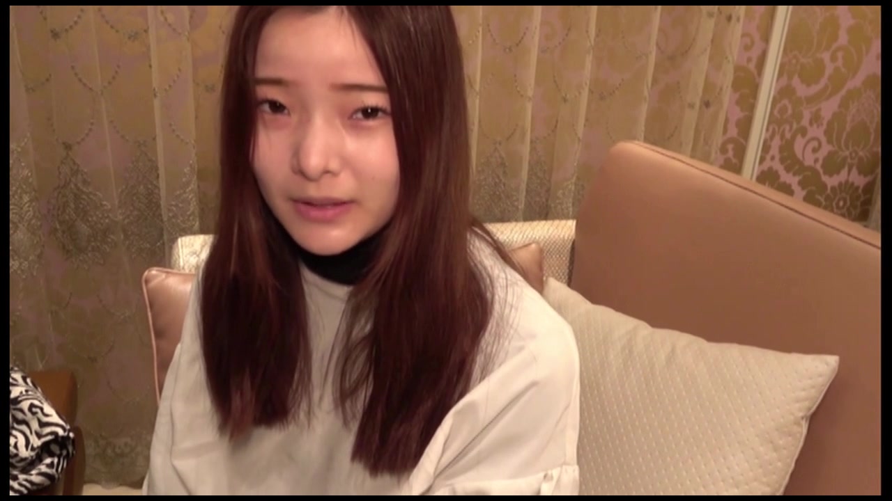 ♡初撮※19歳美容専門学生 無理矢理チ●コ咥えさせられ「嫌！ヤメて…」裏バイト応募で人生初の中出し 経験人数1人 サンプル画像0