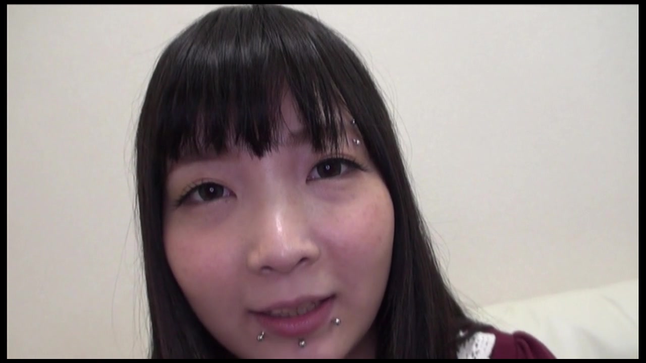 初撮り完全顔出し中出し!!全身ピアスのドM娘に生ハメ中出し大絶叫させちゃいました るみか サンプル画像