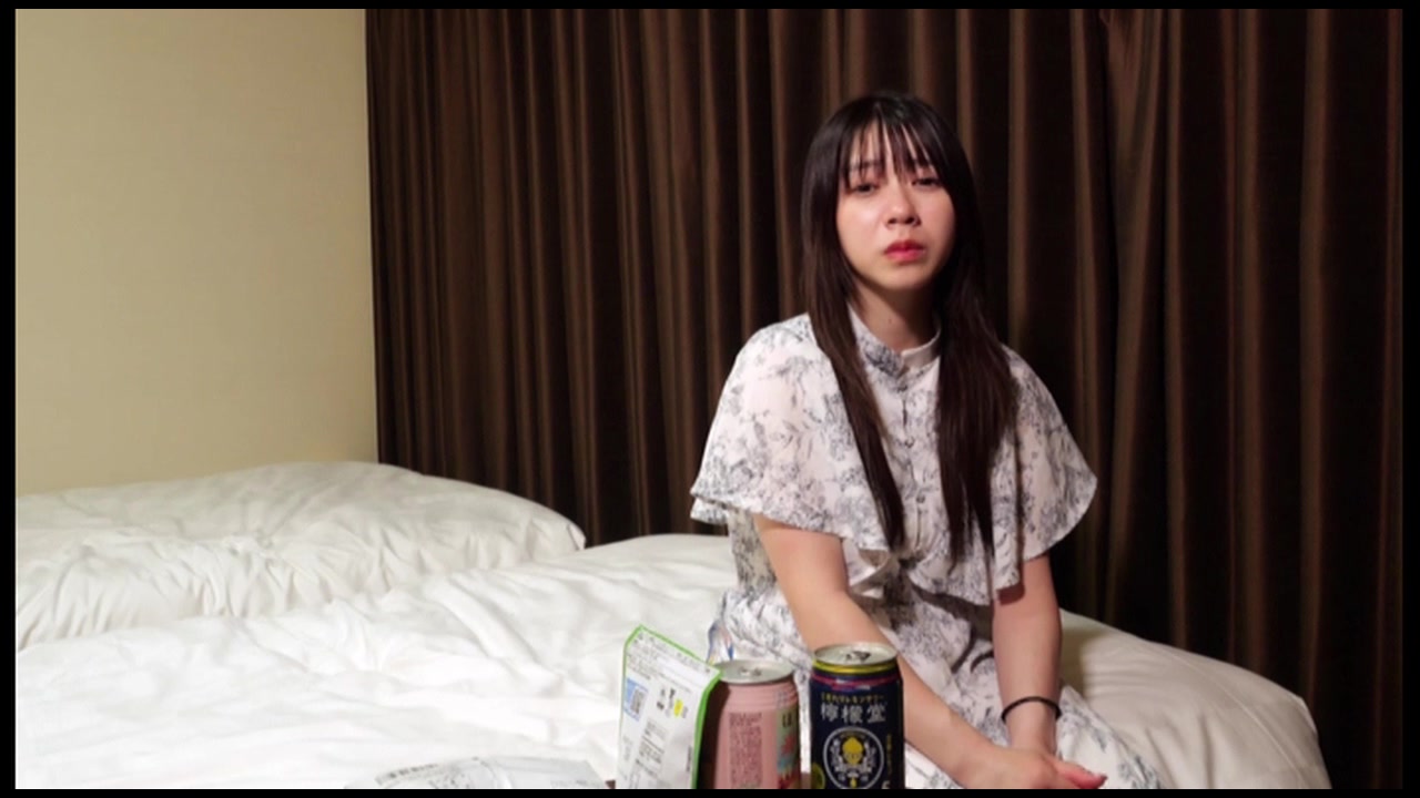 初撮り※テニス部後輩 感じやすい21歳 〇〇して中出すよ～「だめだめ～」久しぶりの再会でこっそり2人で抜け出し二次会 サンプル画像0