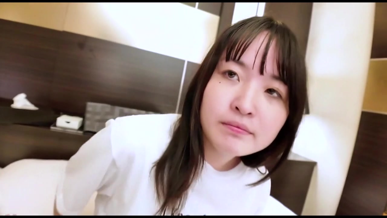【個人撮影】路上で声をかけたコがヤバい…乳首が性感帯！触っただけでヒクヒク…ビックン!!純粋そうな見た目とは裏腹にスパイダー騎乗位がしゅごい！ サンプル画像