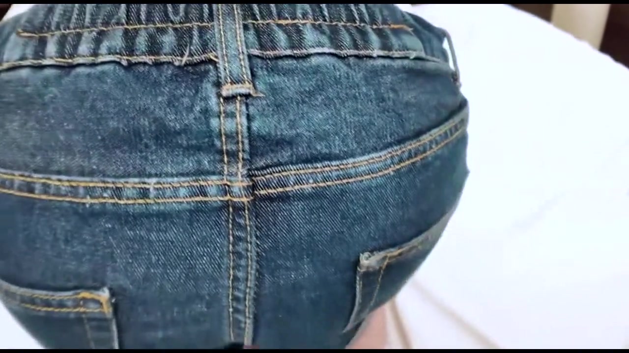 【個人撮影】路上で声をかけたコがヤバい…乳首が性感帯！触っただけでヒクヒク…ビックン!!純粋そうな見た目とは裏腹にスパイダー騎乗位がしゅごい！ サンプル画像