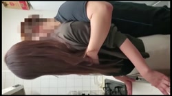 【個人】車中でご近所に痴態を晒しながら自宅キッチンや旦那の寝室でも醜い男に犯される長身美脚スレンダー美人若妻…色々な意味で別格。 サンプル画像9