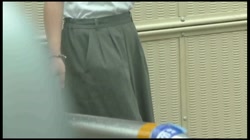 【顔出し・NTR】旦那が仕事中に真昼間っから変態プレイで浮気する美人若妻、野外でバレないようにこっそりオナニー サンプル画像