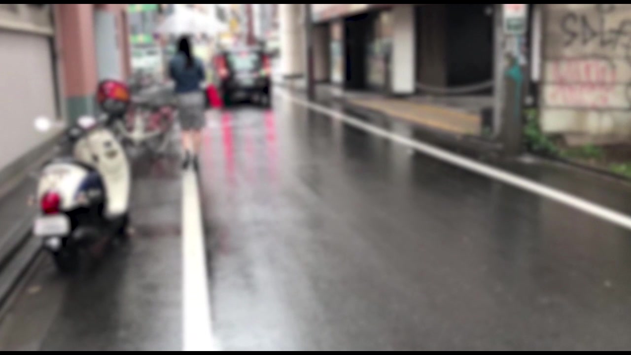 【素人個撮】Eカップ２０才、体育会系ラウンドガール、プールで鍛えたカラダに視線をさらう色気たっぷりのタイトスカートで着衣ナマSEX サンプル画像