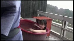 年下の若妻と不倫温泉旅行！貸し切り露天風呂で野外フェラしてもらっちゃった！ サンプル画像