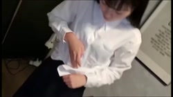 少女のようなキラキラ笑顔のJD。顔に似合わずデカ乳首！ウブな糸引きおマンコにデカチンぶち込み開発⇒ラストは悶絶必至の中出し！ サンプル画像11