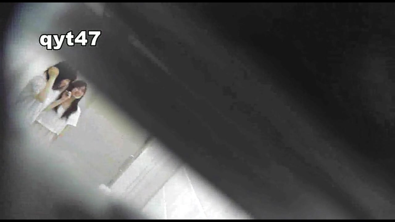 お銀さんの「洗面所突入レポート!!」Nol.46 サンプル画像