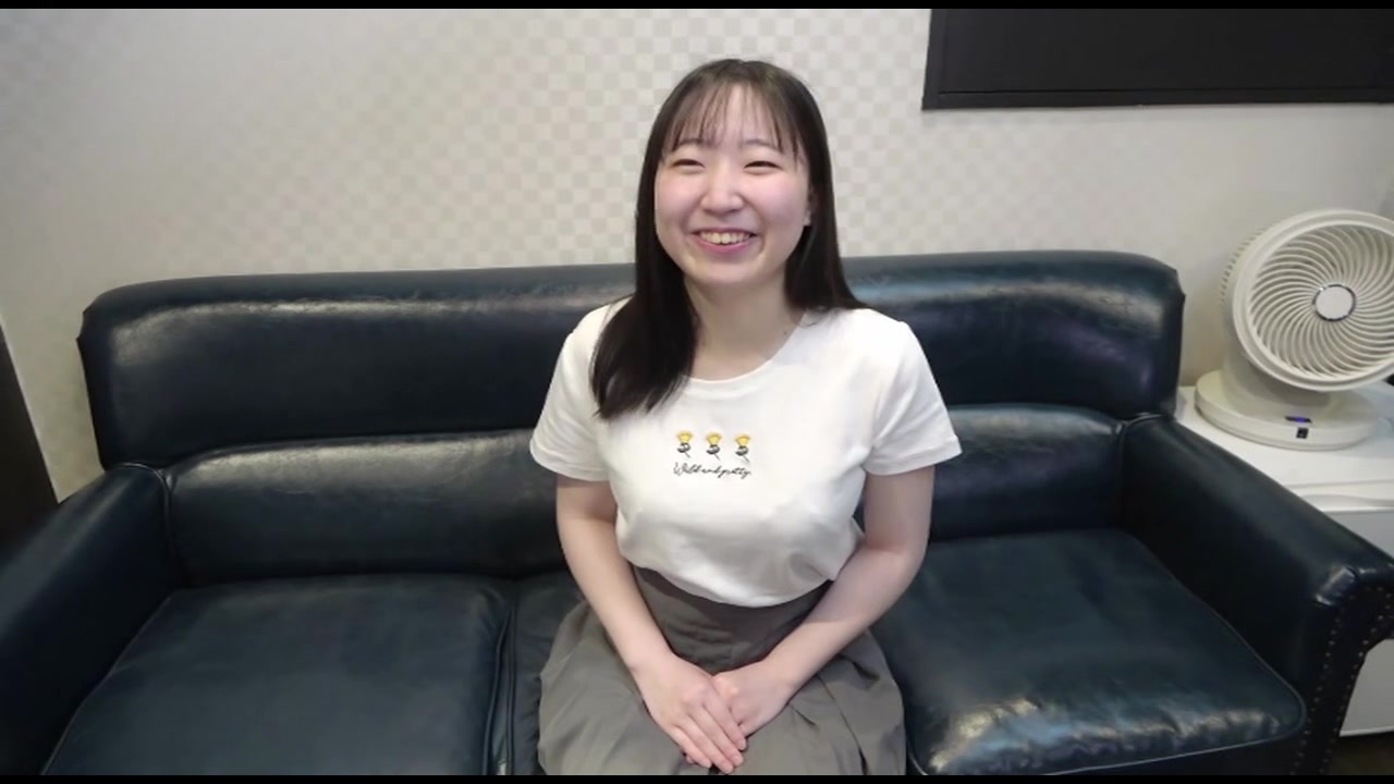 初撮り突然のごうきゅう19さいパティシエ志望の専門むすめ経験少ないうぶさと輝くような色白美巨乳初めて サンプル画像