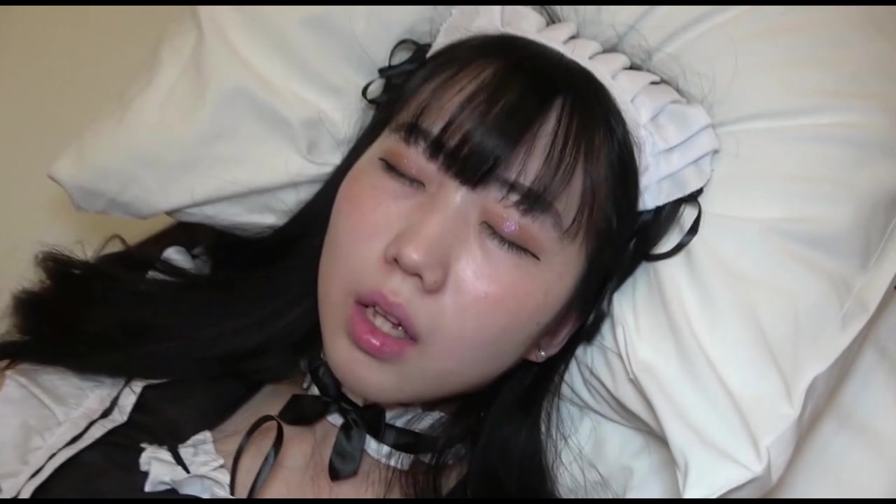 元コンカフェ嬢！当時の衣装で登場⤴天然の手入れされてないヘアーがエロい⤴色白美肌と綺麗な形のⅮカップオッパイの揺れが最高！ゴックン 中だし サンプル画像