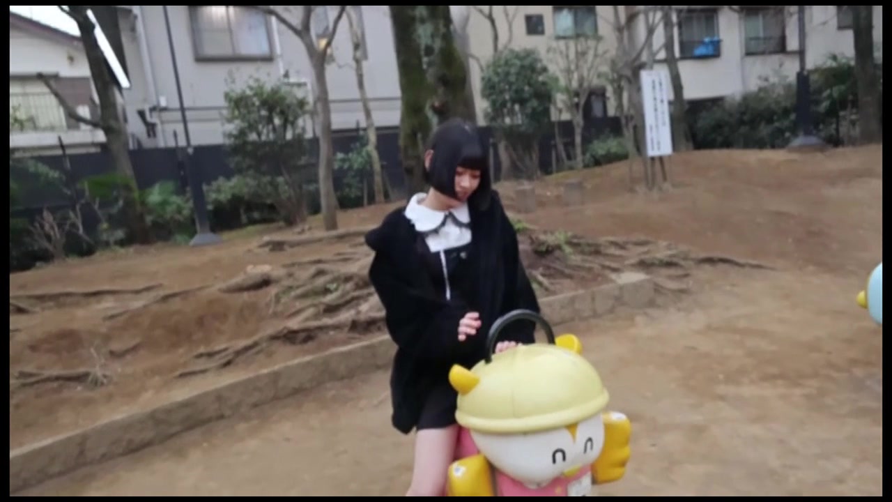 【18歳・初撮り】耳がエルフみたいで可愛い18歳！ロケットおっぱいで わ か い こ ならではの弾*とハリ必見！生中出し。 サンプル画像1
