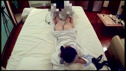 【無x後半顔出し】マッサージ募集に引っかかった浅野●子似のセレブ若妻:ひとみ 32歳 サンプル画像
