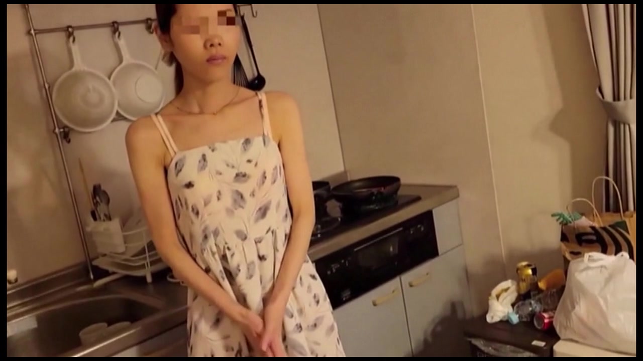 【個人】スレンダー美脚の元飲食店オーナー倒産で借金地獄に堕ち痩せこけるも無慈悲に中出し返済 サンプル画像3