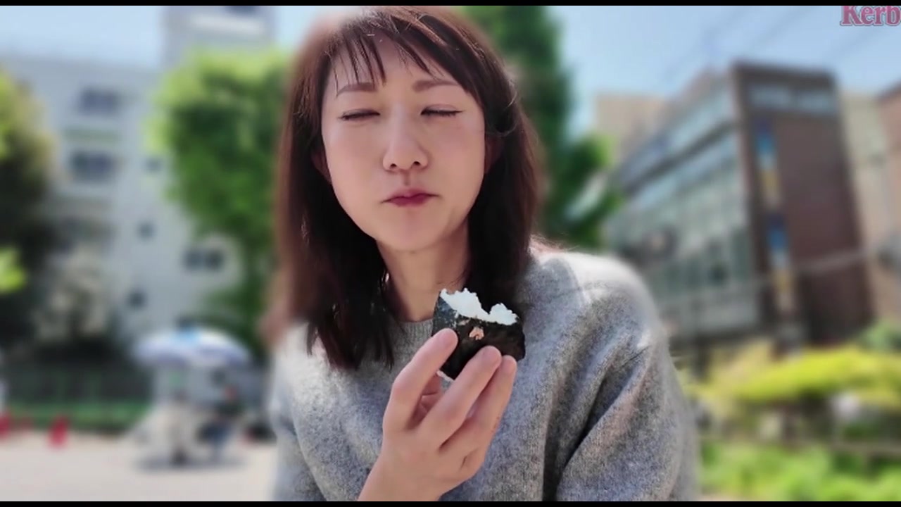 【個人撮影】レンタル奥さん！どこにでもいそうな主婦をチョイス！お弁当デートから密会に誘ってみたら、快諾！脱いだらナイスバディな人妻だったｗ サンプル画像