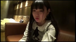 【顔出し・NTR】ランドセルが似合うEカップ巨乳パイパンに無許可で中出し！恩師と付き合っています。初めての生ちんぽが良過ぎて彼氏と会話中も止められず必死で喘ぎ声を堪えるも… サンプル画像1