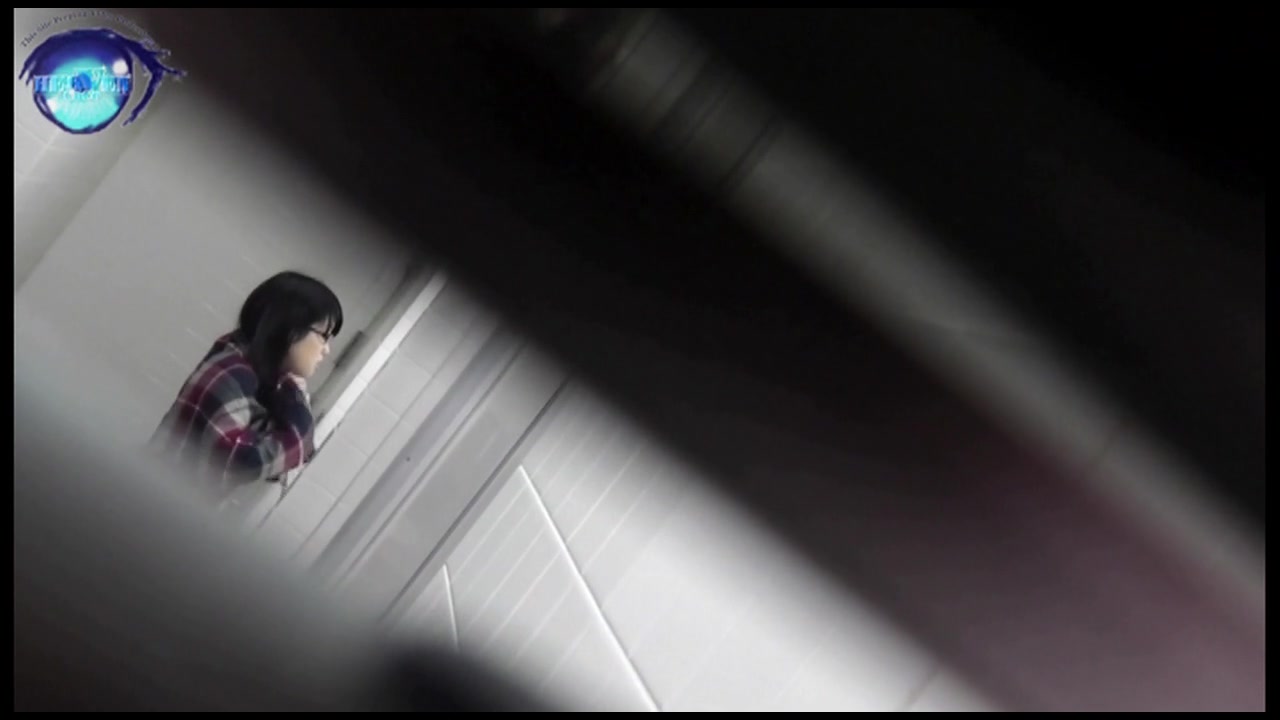 お銀さんの 洗面所突入レポート お銀 Vol.59 ピンチ 「鏡の前で祈る女性」にばれる危機 後編 サンプル画像