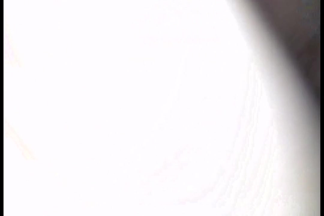 悲劇の流出！個人撮影 ～韓国編～ 寝起きに生チンポを咥えて悦ぶ美脚の韓国美女 サンプル画像