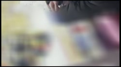 ［顔出し、大量生中］18歳のミオちゃんと食べ歩きデート！女神の様に可愛い彼女の子宮にデブ男優の濁りきった汚い精子を彼女に種付けSEX サンプル画像1