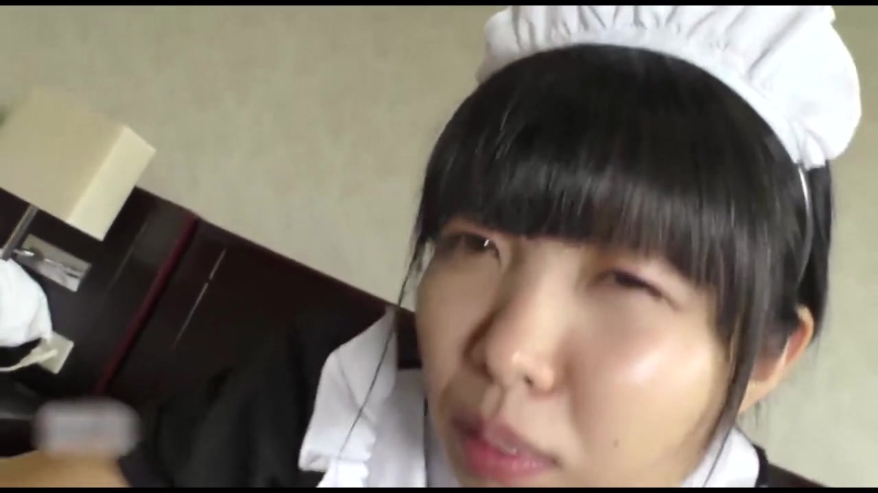 秋葉原の有名メイドカフェで働くまんまるクリトリスが可愛いみなみちゃんのプライベートお給仕記録！ サンプル画像