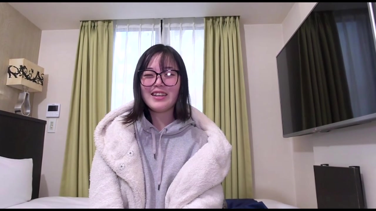【初撮】19歳文学部のガリ勉ムスメ。あどけないJDが(金)欠で撮影応募。おじさんに激しく突かれ痙攣しながら白目、 【中はダメ...】と言っても無視！剛毛マンコに中出し サンプル画像