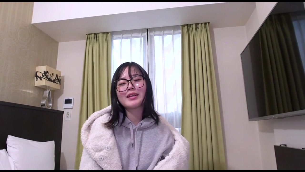 【初撮】19歳文学部のガリ勉ムスメ。あどけないJDが(金)欠で撮影応募。おじさんに激しく突かれ痙攣しながら白目、 【中はダメ...】と言っても無視！剛毛マンコに中出し サンプル画像