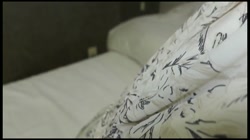 初撮影！！女子大に通う愛嬌満点のふわふわFcup美巨乳優等生！！桃色のエプロンを身につけ隠しきれない巨乳を揺らしアニメ声で喘ぎ散らしながら生中出し！！ サンプル画像1