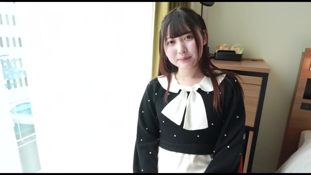 【初撮】※19歳グラビアスタイル級の色白美ボディムスメ。敏感すぎるカラダが激ピストンで絶頂を繰り返し、何度も痙攣。「奥が好き…！」とアイ液溢れ出す締め付けマンコに中出し。 サンプル画像